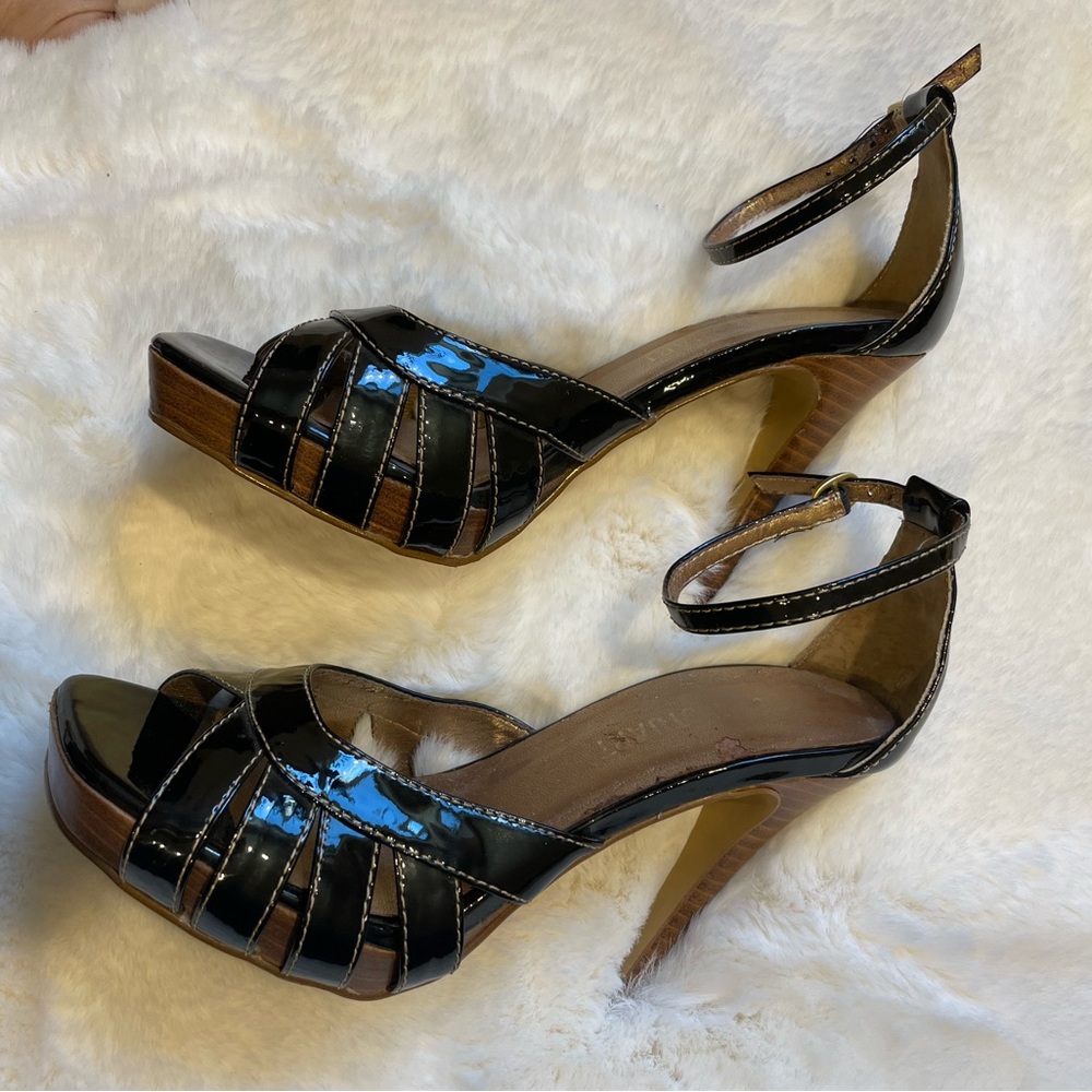 Womens black heels
